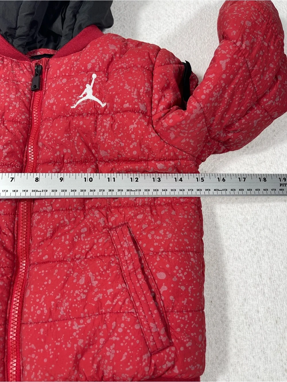 Air Jordan  Kids Red/Black Puffer Coat Jacket 6 M. SKU#0400